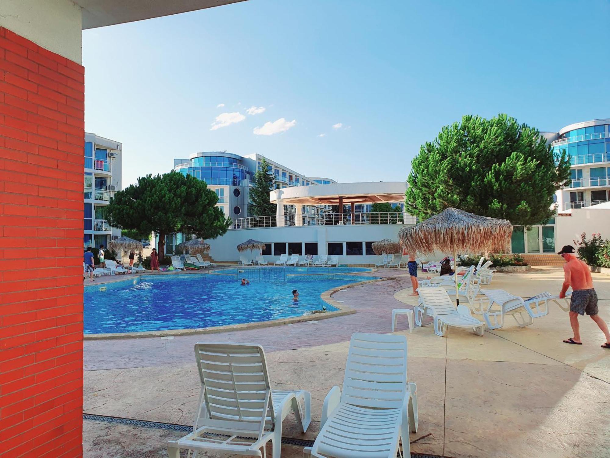 Elena'S Lux Aparthotel - Town & Sea View - Atlantis Spa Sarafovo Eksteriør billede